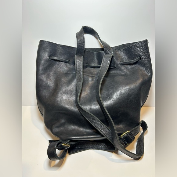 Madewell black leather backpack - Picture 2 of 14